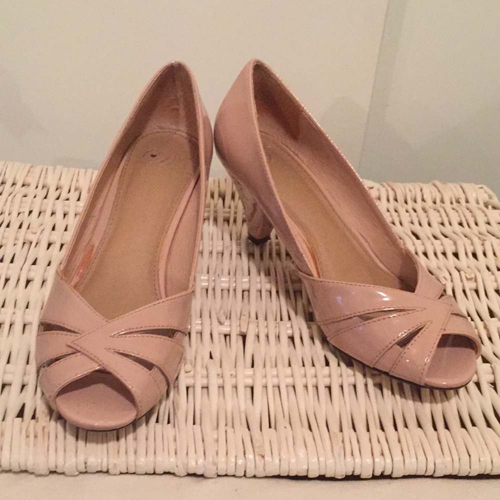 Pre-Owned Women’s Shoes